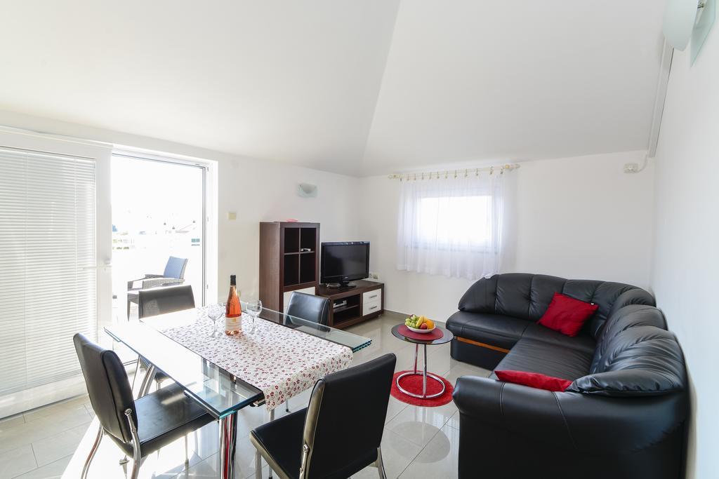 Apartments Resman Vodice Exteriör bild